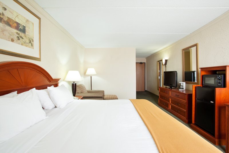 Holiday Inn Express RACINE AREA (I-94 AT EXIT 333) - Sturtevant, WI