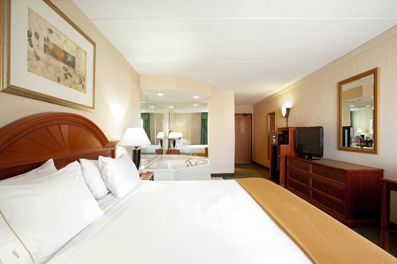 Holiday Inn Express RACINE AREA (I-94 AT EXIT 333) - Sturtevant, WI