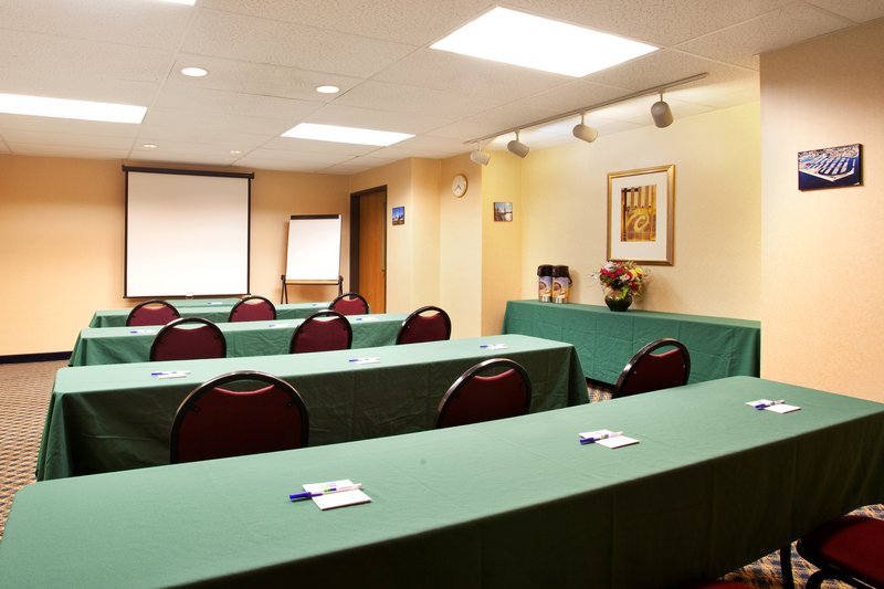 Holiday Inn Express RACINE AREA (I-94 AT EXIT 333) - Sturtevant, WI