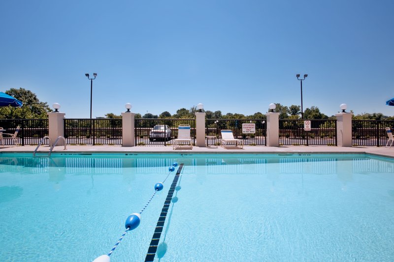 HOLIDAY INN EXPRESS - Danville, VA