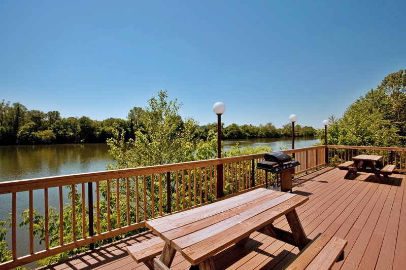 HOLIDAY INN EXPRESS - Danville, VA