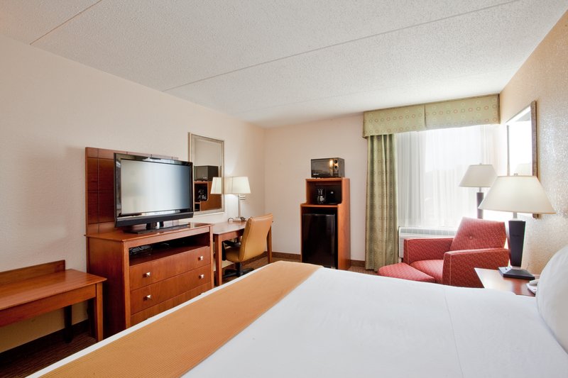 HOLIDAY INN EXPRESS - Danville, VA