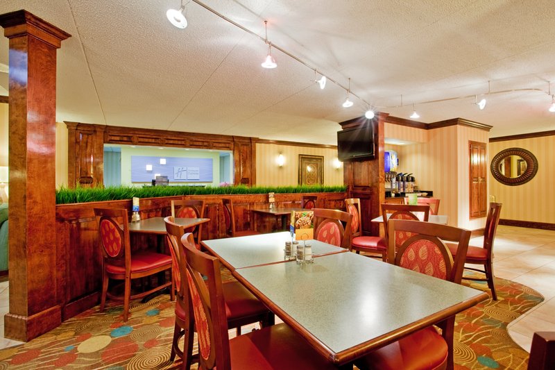HOLIDAY INN EXPRESS - Danville, VA