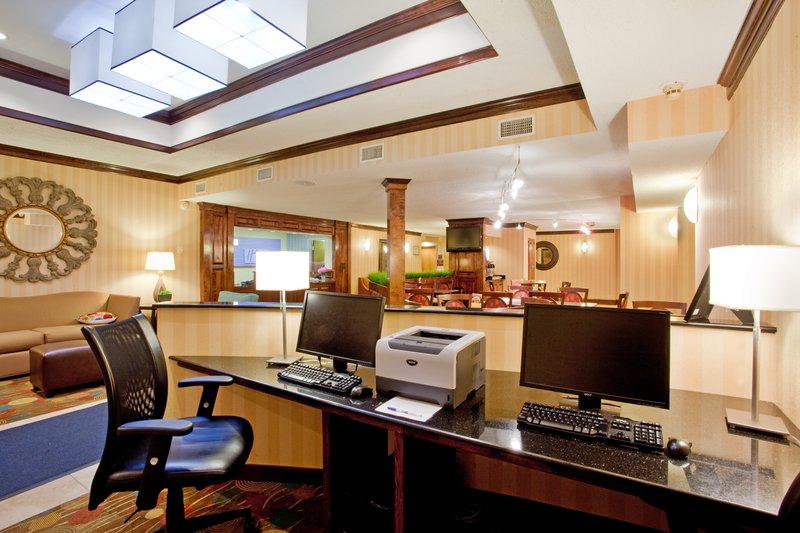 HOLIDAY INN EXPRESS - Danville, VA