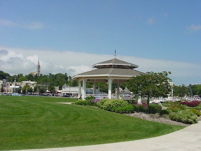 Holiday Inn HARBORVIEW - PORT WASHINGTON - Port Washington, WI