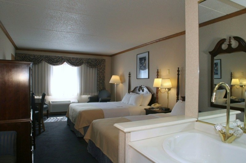 Holiday Inn HARBORVIEW - PORT WASHINGTON - Port Washington, WI
