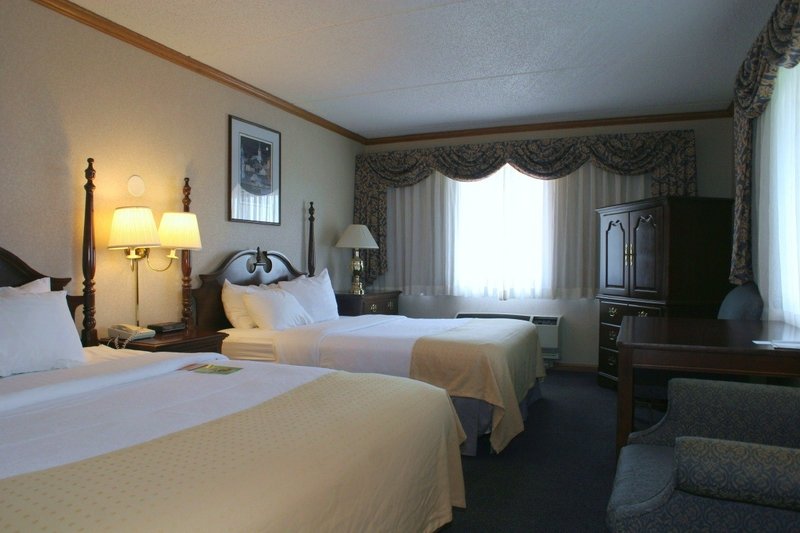 Holiday Inn HARBORVIEW - PORT WASHINGTON - Port Washington, WI