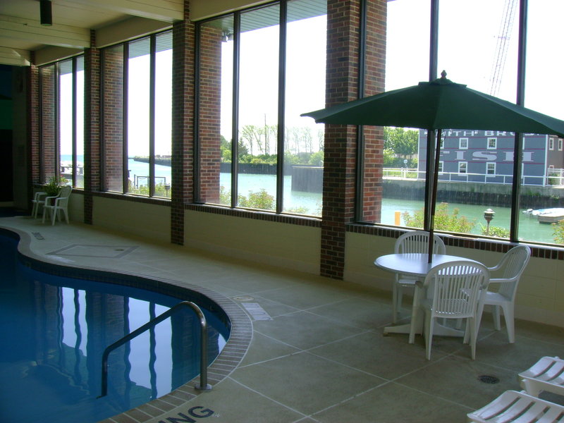 Holiday Inn HARBORVIEW - PORT WASHINGTON - Port Washington, WI