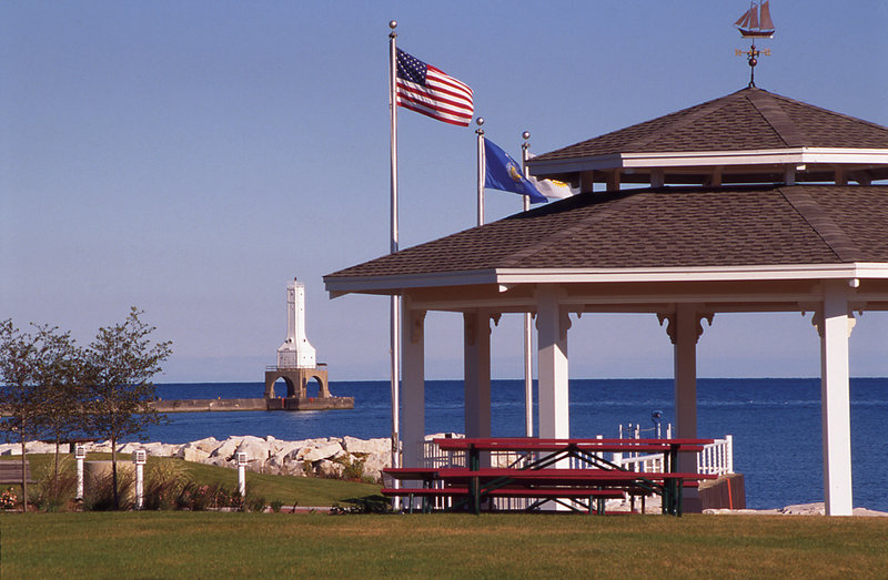 Holiday Inn HARBORVIEW - PORT WASHINGTON - Port Washington, WI