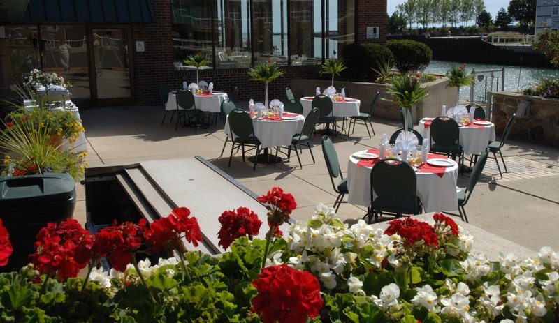 Holiday Inn HARBORVIEW - PORT WASHINGTON - Port Washington, WI