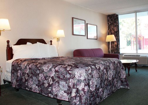 Econo Lodge - Carlisle, PA