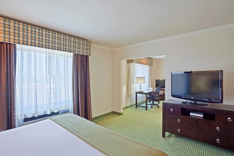 Holiday Inn Express & Suites PUYALLUP (TACOMA AREA) - Puyallup, WA