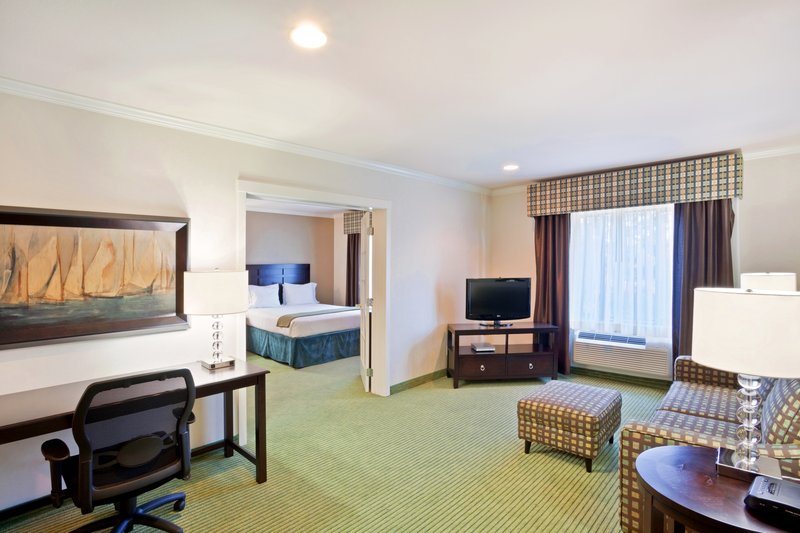 Holiday Inn Express & Suites PUYALLUP (TACOMA AREA) - Puyallup, WA