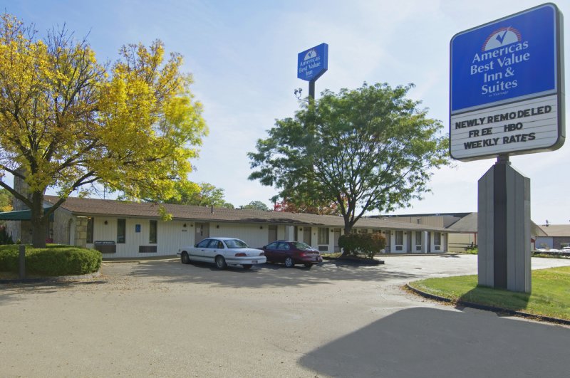 77 Inn & Grill - Dover, OH