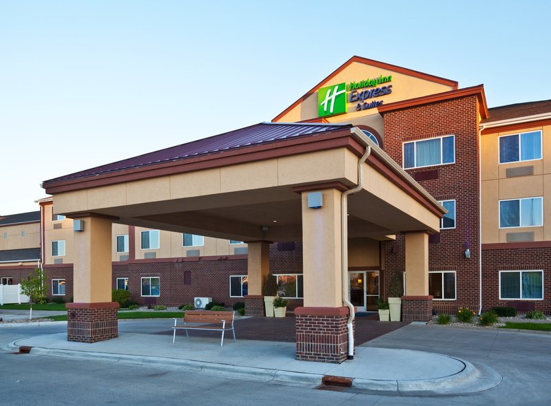 Holiday Inn Express & Suites ABERDEEN - Frederick, SD