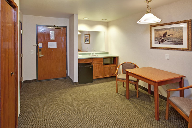 Holiday Inn Express & Suites ABERDEEN - Frederick, SD
