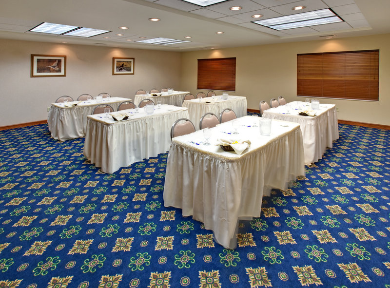 Holiday Inn Express & Suites ABERDEEN - Frederick, SD