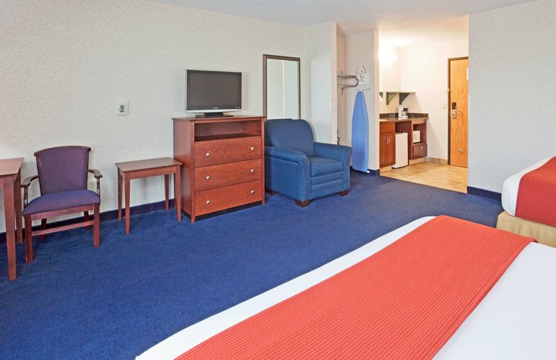 HOLIDAY INN EXPRESS-DEFOREST - De Forest, WI