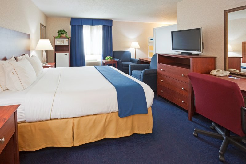 HOLIDAY INN EXPRESS-DEFOREST - De Forest, WI