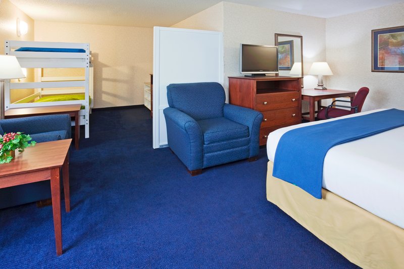 HOLIDAY INN EXPRESS-DEFOREST - De Forest, WI