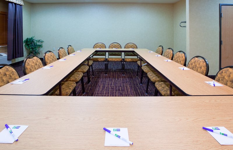 HOLIDAY INN EXPRESS-DEFOREST - De Forest, WI