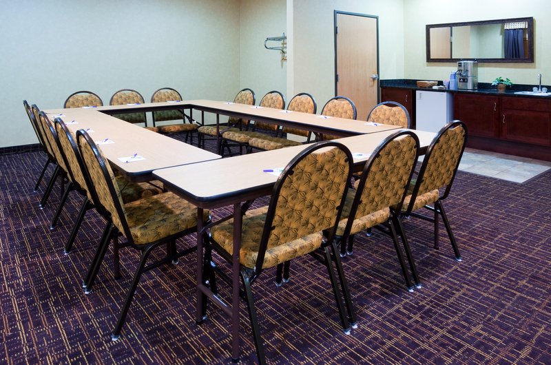HOLIDAY INN EXPRESS-DEFOREST - De Forest, WI