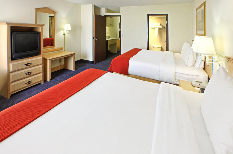 Holiday Inn Express & Suites FAYETTEVILLE-UNIV OF AR AREA - Springdale, AR