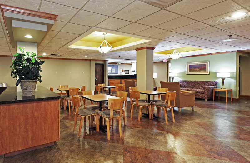 Holiday Inn Express & Suites FAYETTEVILLE-UNIV OF AR AREA - Springdale, AR