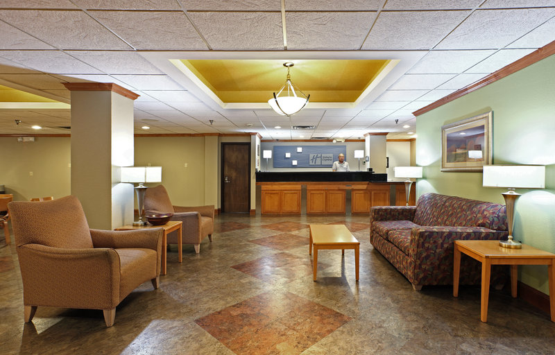 Holiday Inn Express & Suites FAYETTEVILLE-UNIV OF AR AREA - Springdale, AR