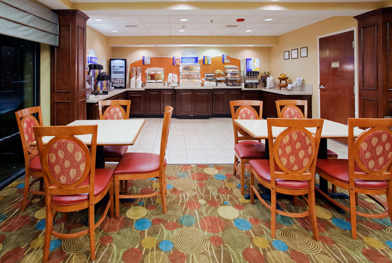 Holiday Inn Express RALEIGH-DURHAM AIRPORT - New Hill, NC