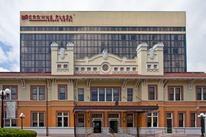 Crowne Plaza Hotel Pensacola Grand - Pensacola, FL