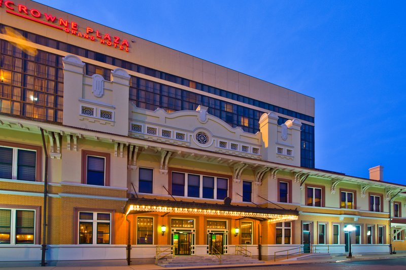 Crowne Plaza Hotel Pensacola Grand - Pensacola, FL