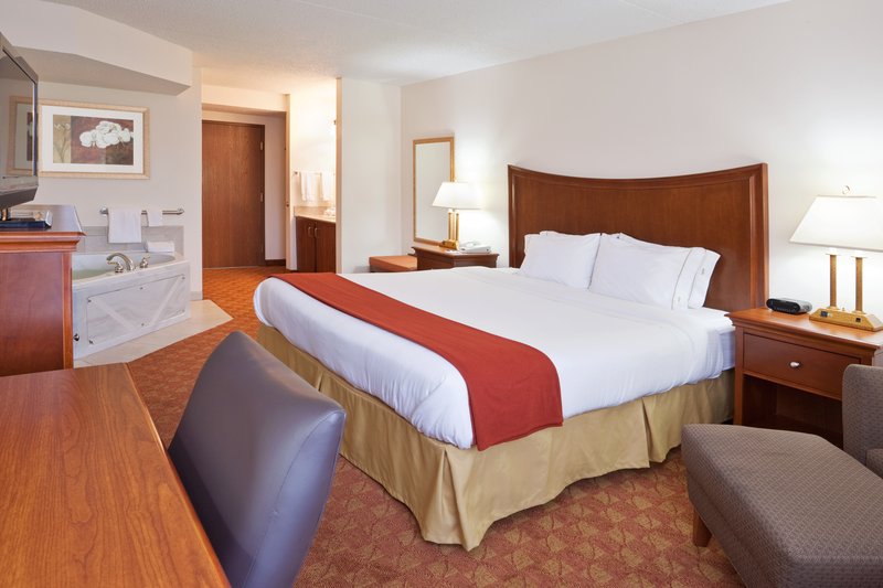 HOLIDAY INN EXPRESS - Delmont, PA