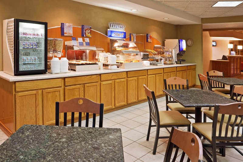 HOLIDAY INN EXPRESS - Delmont, PA