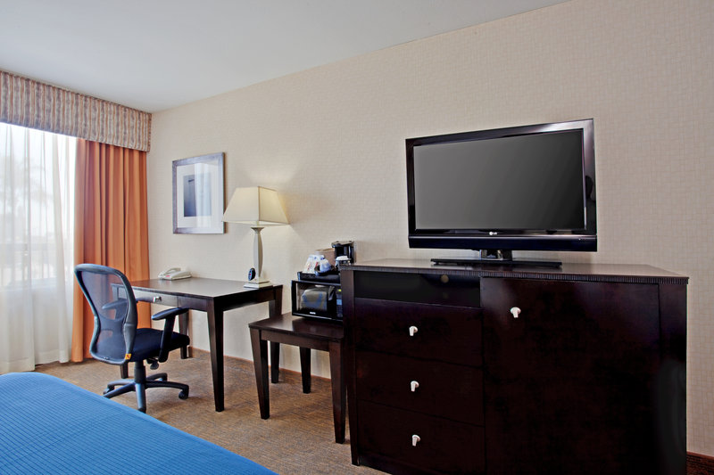 Holiday Inn Express Redwood City-Central - Redwood City, CA