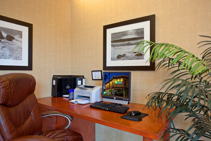 Holiday Inn Express Redwood City-Central - Redwood City, CA