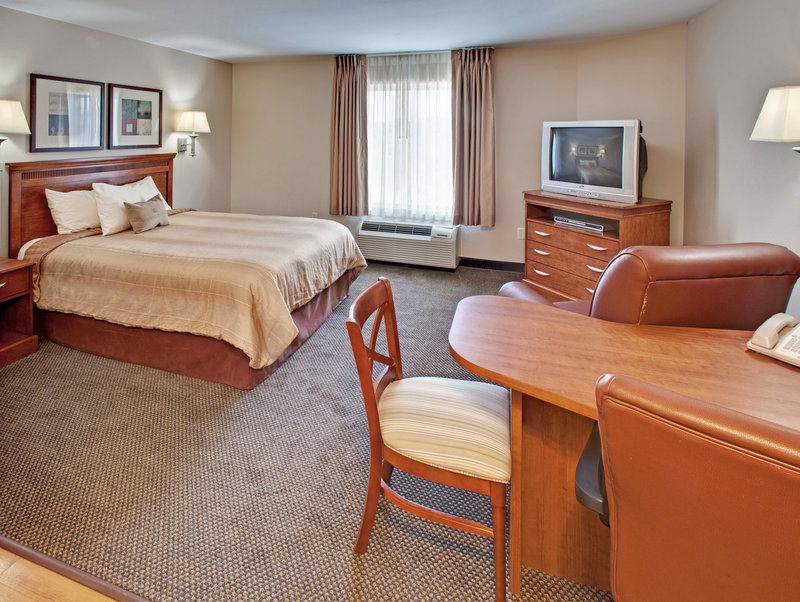Candlewood Suites Lincoln - Lincoln, NE