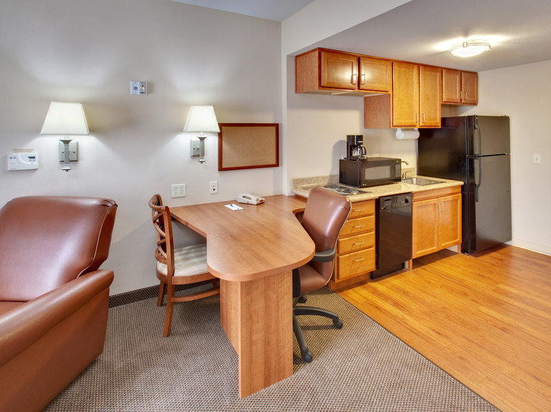 Candlewood Suites - Omaha, NE