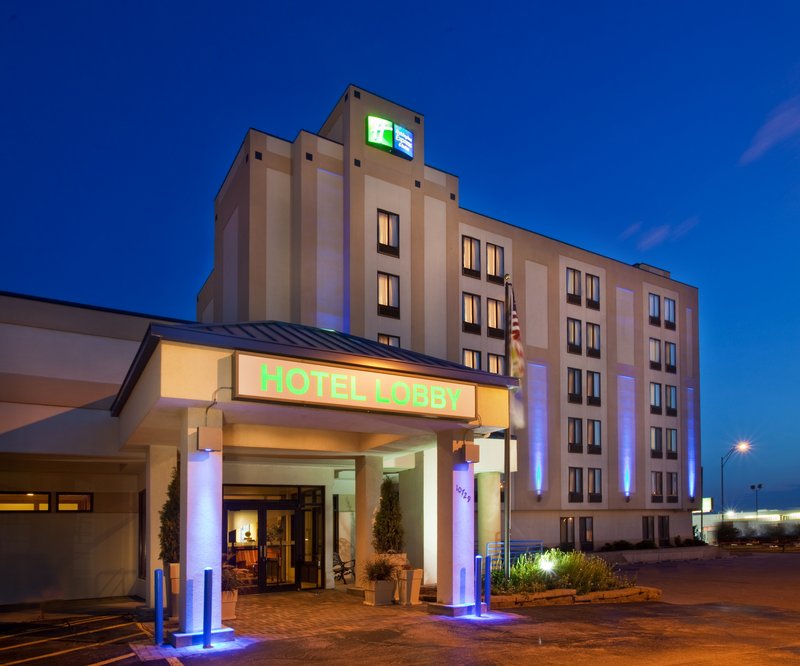 HOLIDAY INN EXPRESS-SOUTHWEST - Omaha, NE