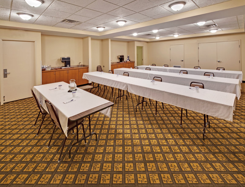 Candlewood Suites - Omaha, NE