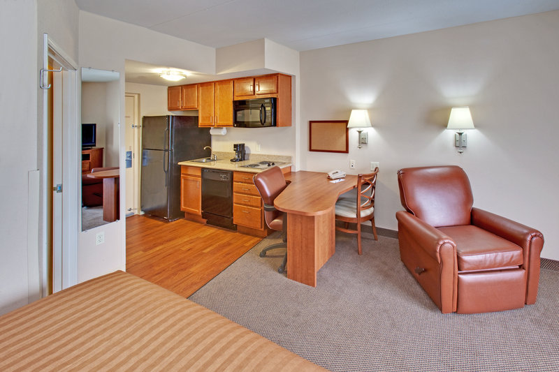 Candlewood Suites - Omaha, NE