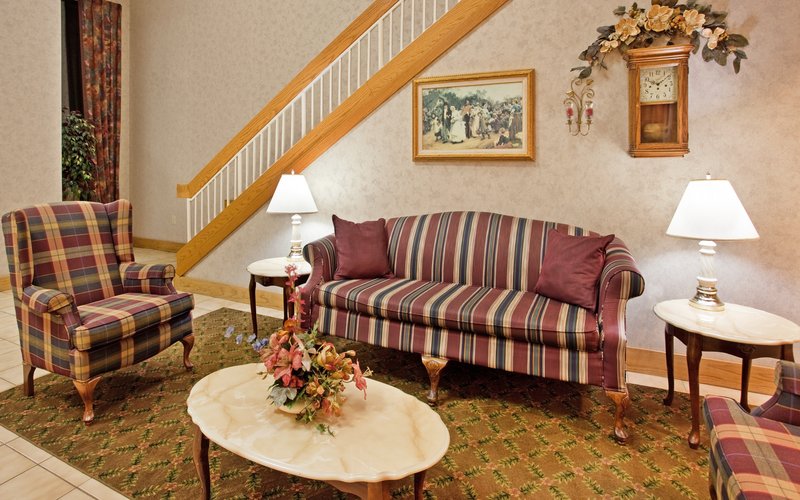 HOLIDAY INN EXPRESS-MARSHFIELD - Marshfield, MO
