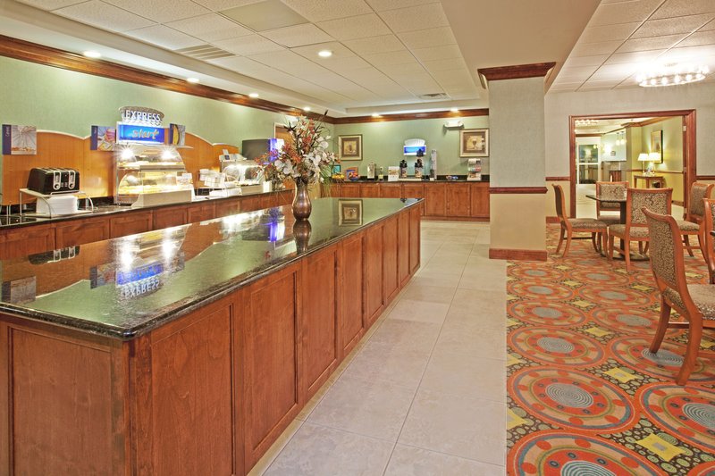 Holiday Inn Express Hotel & Suites Petersburg-Fort Lee - Petersburg, VA