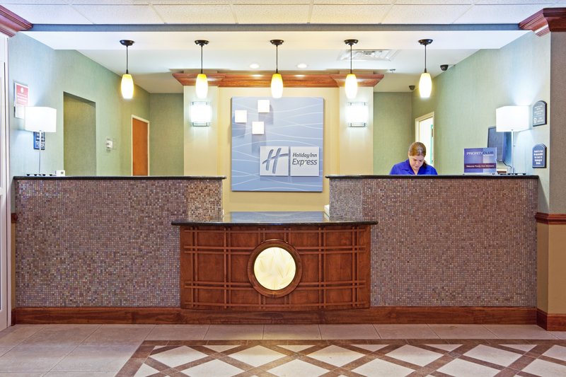 Holiday Inn Express Hotel & Suites Petersburg-Fort Lee - Petersburg, VA