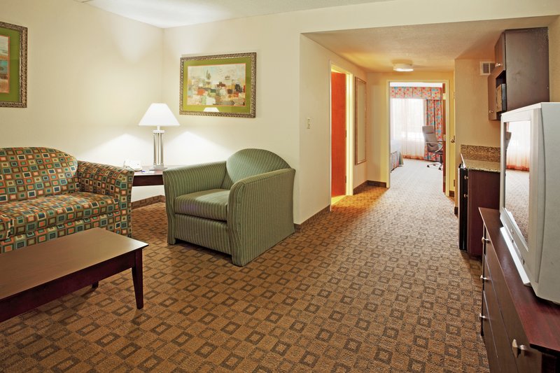 Holiday Inn Express Hotel & Suites Petersburg-Fort Lee - Petersburg, VA