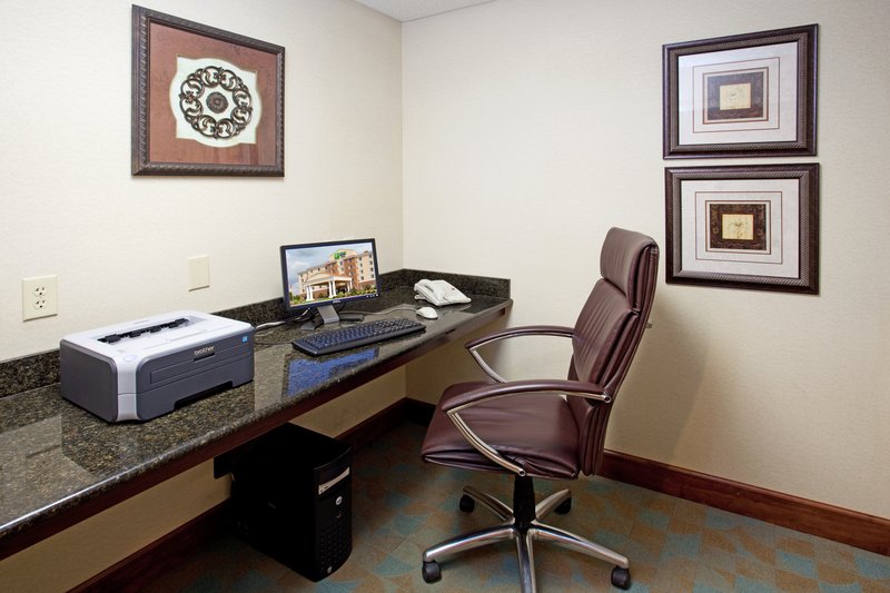 Holiday Inn Express Hotel & Suites Petersburg-Fort Lee - Petersburg, VA