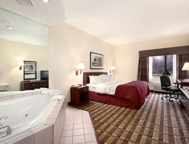 Baymont Inn & Suites - Hudson, OH