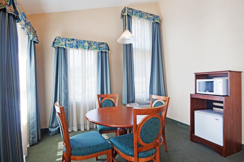 HOLIDAY INN EXPRESS - Durham, NH