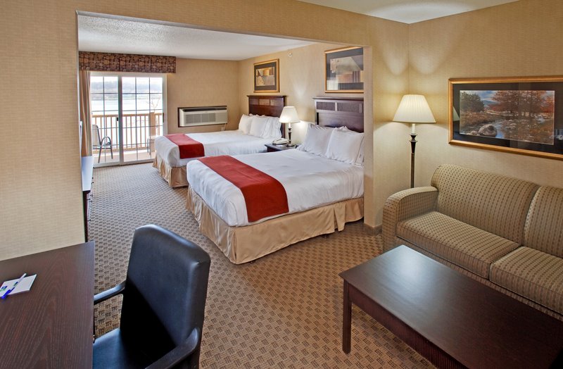 Holiday Inn Express Le Claire Riverfront-Davenport - Davenport, IA