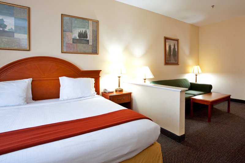 Holiday Inn Express & Suites PETERSBURG/DINWIDDIE - Petersburg, VA